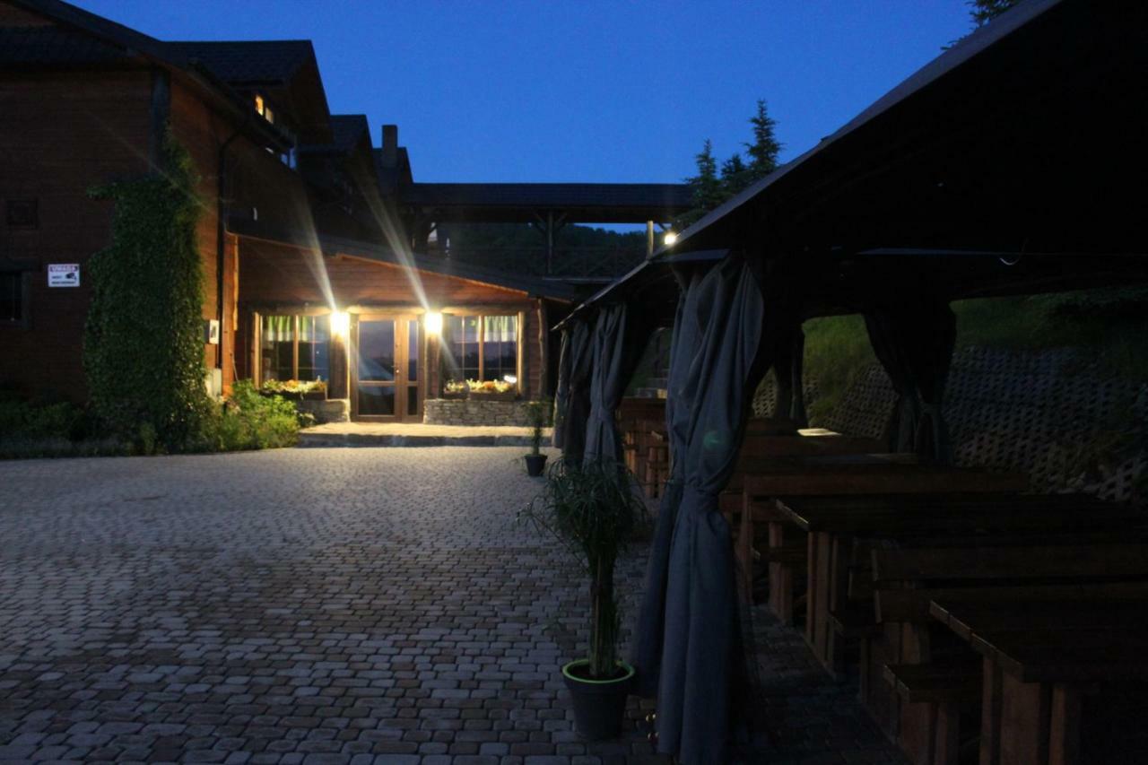 Bieszczadzkie Wrota Lasu Hotell Steznica  Exteriör bild